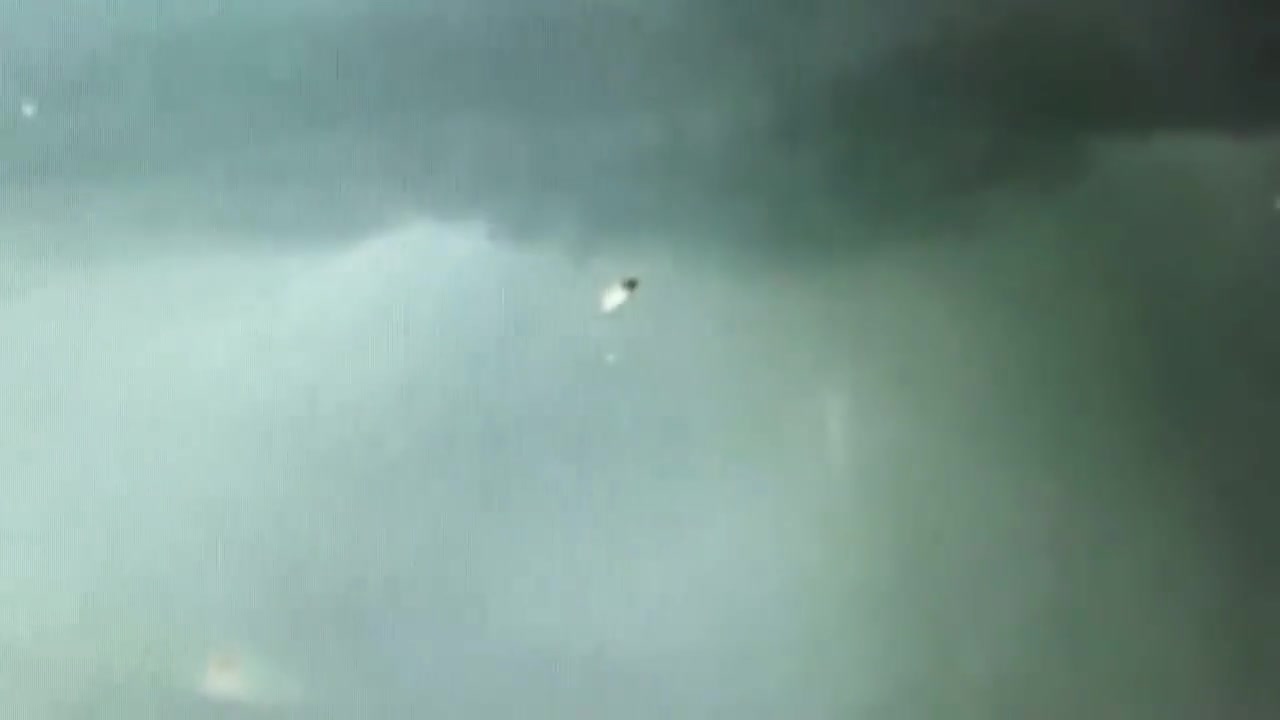 [Mirror] UFOs Caught From Stormchaser Camera