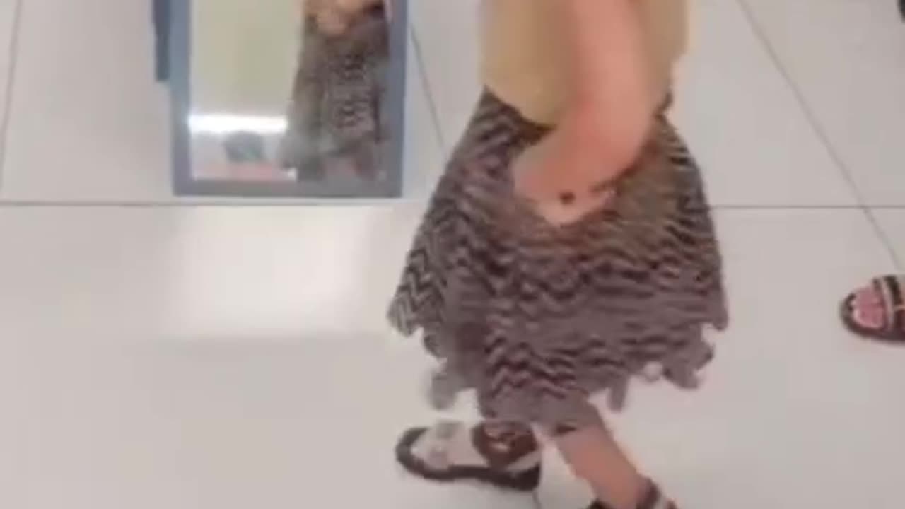 Funny babie dance