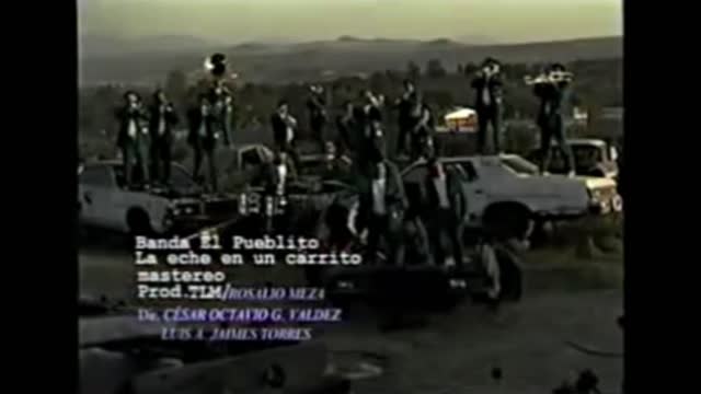 Banda El Pueblito - La Eché En Un Carrito (Video Oficial)(2021)