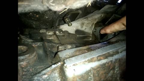 Mercedes Benz W124 - Changer cylindre d'embrayage Maintenance