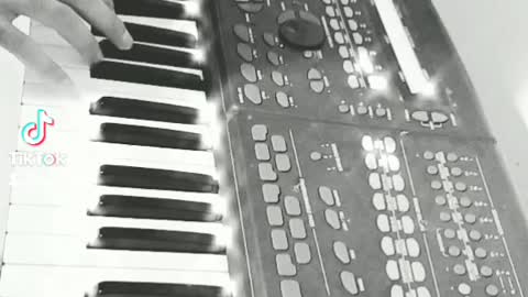 Billie Eillish - When The Party Is Over Piano