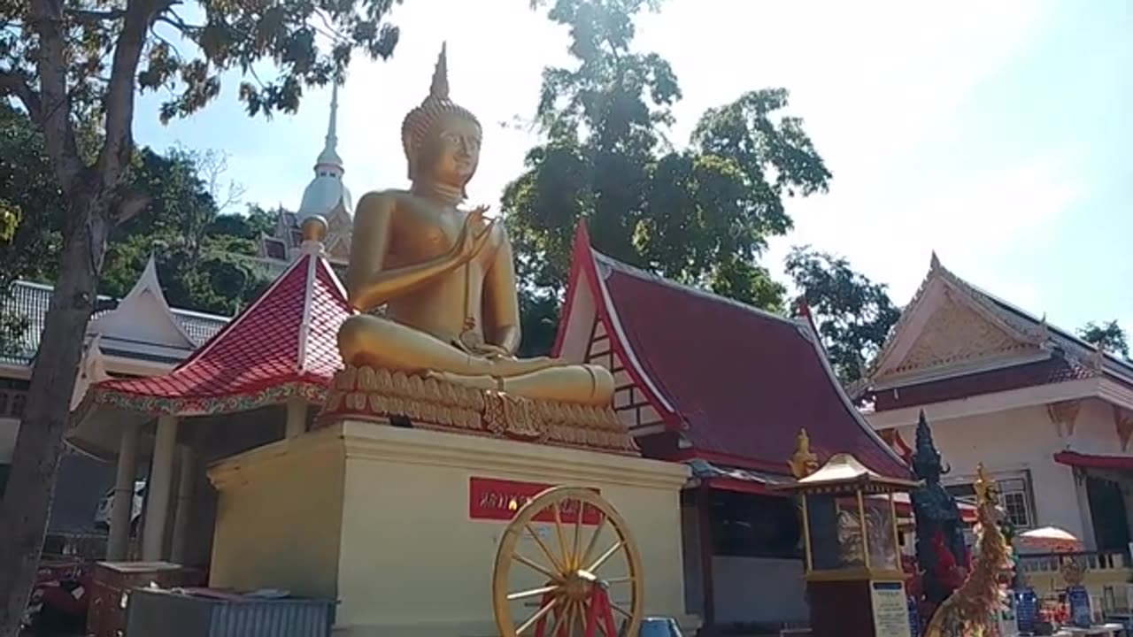 View from base of steps up to Wat Khao Takiab