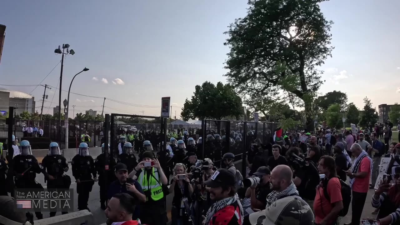 Protesters Breach DNC Security Fence Around Chicago's United Center During "March On The DNC"