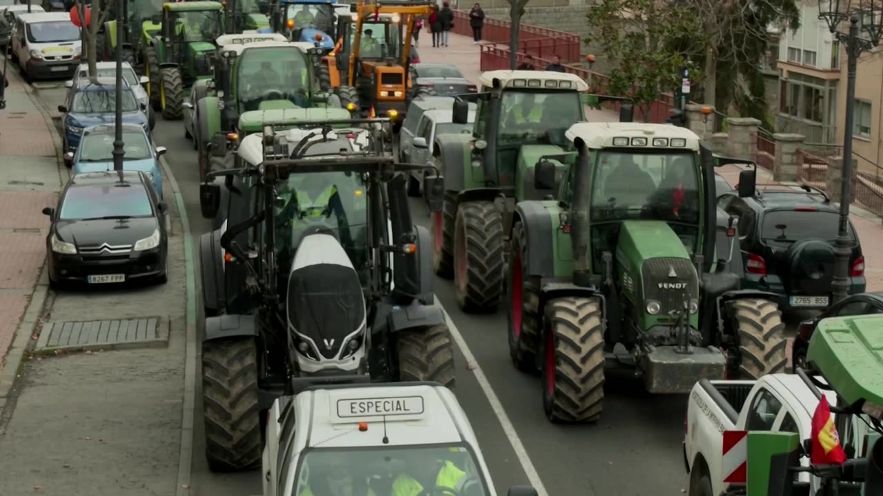 Spanish farmers join protest against EU policy