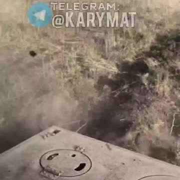 Ukrainian M2A2 Bradley evacuates crew from a destroyed bradley. Destruction seen in earlier video