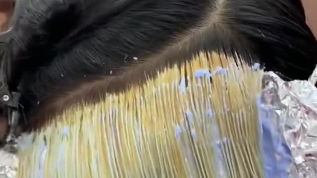 Inspirasi rambut belah tengah