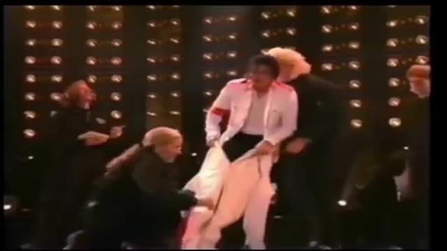 Rare Footage! Michael Jackson Collapses Live on Stage due to Exhaustion