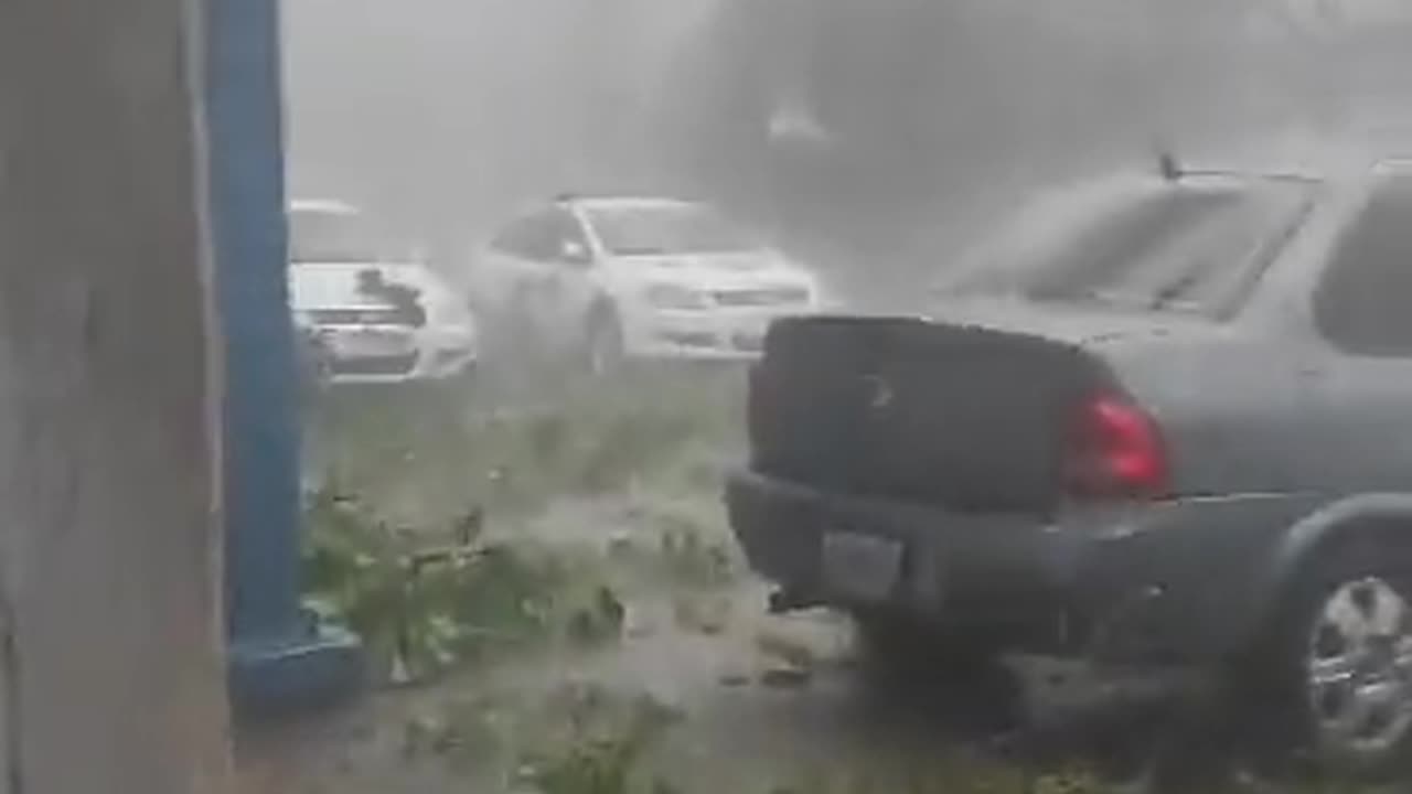 Venezuela: A strong thunderstorm in Caracas, reportedly from yesterday.