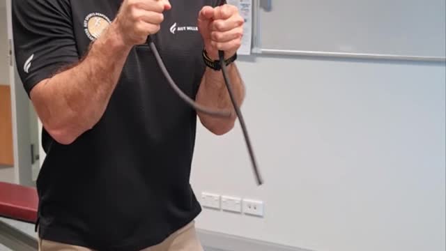 Cable tricep pulldown
