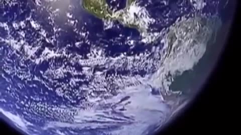 'Holy cow' Photos Of Earth Explained 🎥🌎 by JUSTIN HARVEY Houston we have a problem 👨‍🚀 #Viral