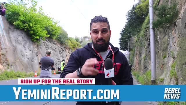 Police PEPPER-SPRAY & ARREST Journalists In Melbourne
