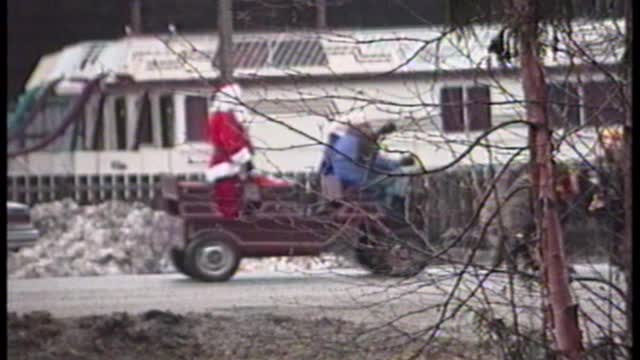 SANTA PARADE