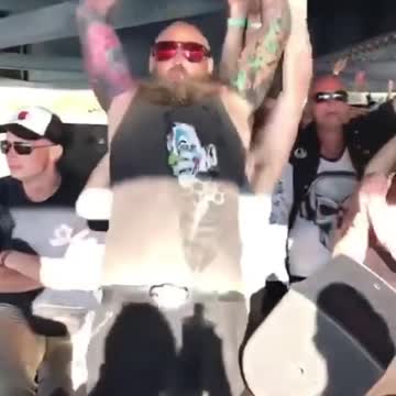 drunkpeopledoingthings This guy parties