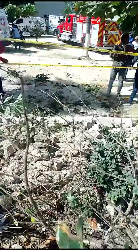 Tractomula pierde los frenos y se lleva caseta por delante: 6 heridos