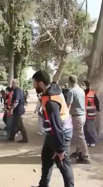 Minor Clashes break out at the Al-Aqsa compound.