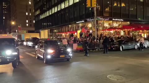 Anti-mandate New Yorker's greet VP Outside Carnegie Hall: “Kamala is a whore!”