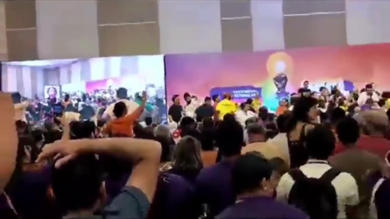Briga entre militantes interrompe Congresso do PSOL em Brasília