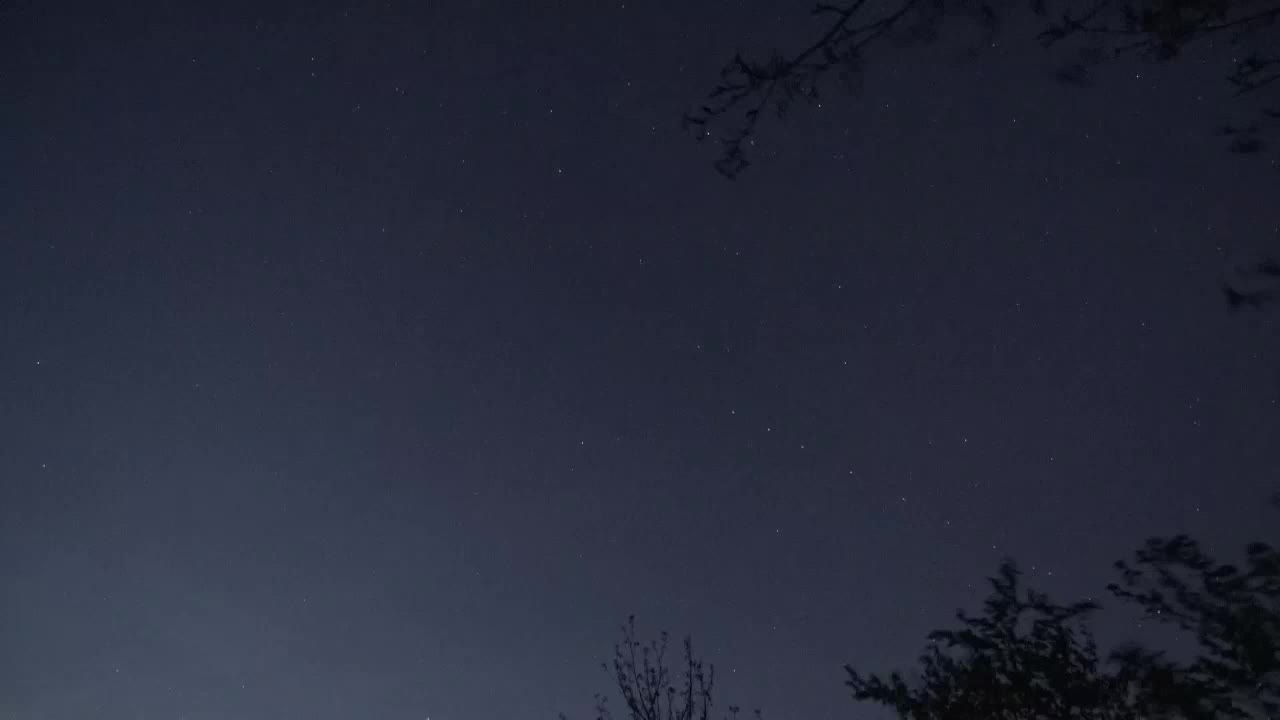 Video: Así se vio en el cielo de Austria la caravana de satélites de SpaceX