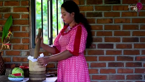 Made from rice flour,neatly oven yet edible, goes well with tasty tomato curry