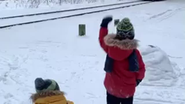 Awesome train honks to the tune of 'Baby Shark'