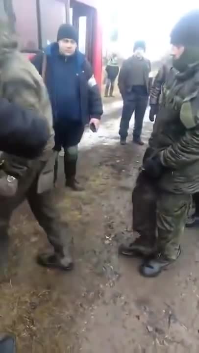 Russian soldiers are captured in packages in Ukrainian forests.