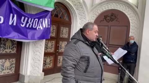 Кан Кварчия на митинге оппозиции в Сухуми