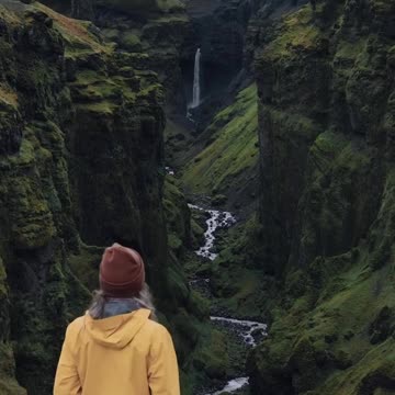 Incredible, Heart Throbbing scenes at The Edge of Cliff