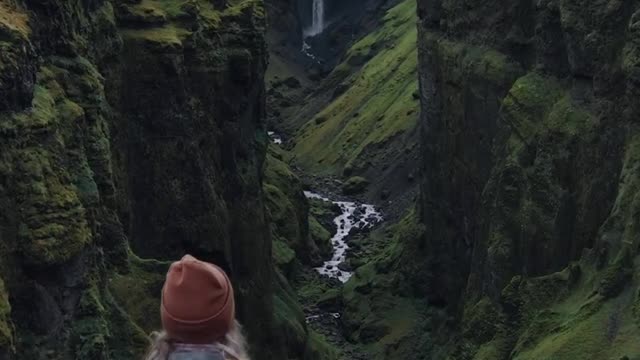 Incredible, Heart Throbbing scenes at The Edge of Cliff