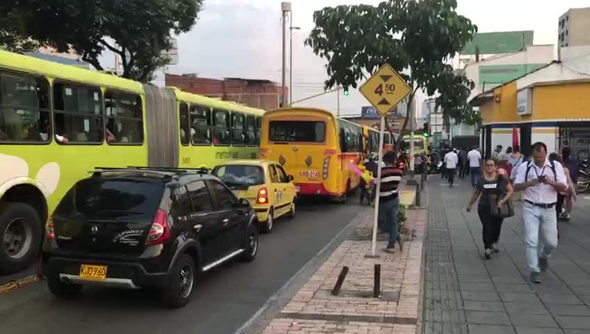 Bloqueo diagonal 15 con calle 45 Bucaramanga