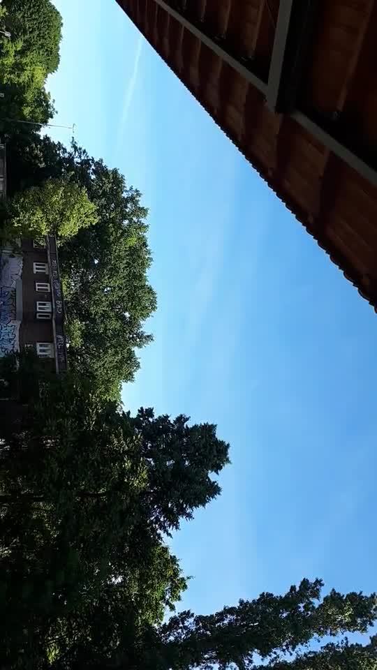 Himmel in Berlin am 5. Juni 2022 so 10:30 Uhr