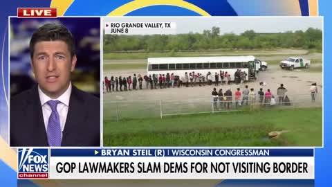 Tucker Carlson slams Republicans who are propping up Biden