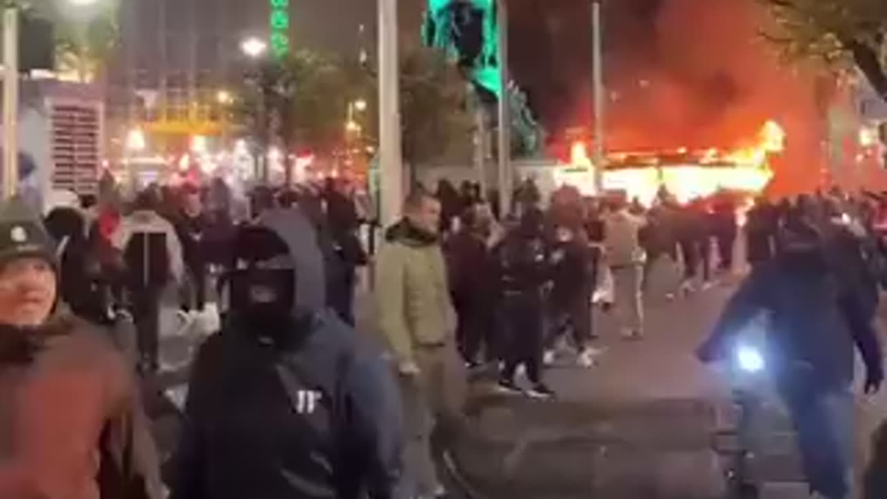 Ireland 🇮🇪 people are burning immigration facilities