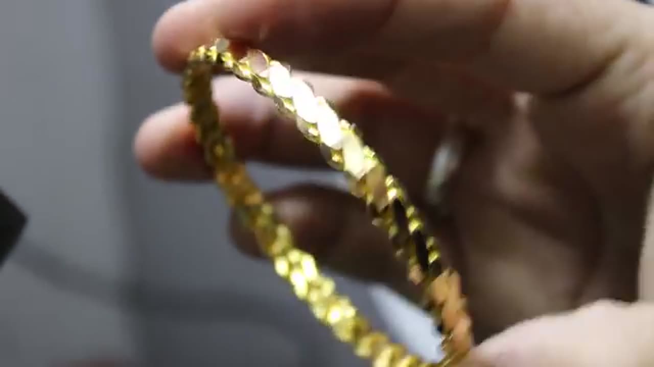 How do they make handmade bracelets?