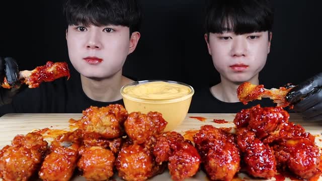 ASMR SPICY FRIED CHICKEN & SWEET CHICKEN EATING SOUNDS MUKBANG 뱀파이어 치킨 먹방ASMR MUKBANG |SUB|