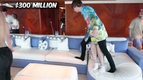 $1 vs $1,000,000,000 Yacht!