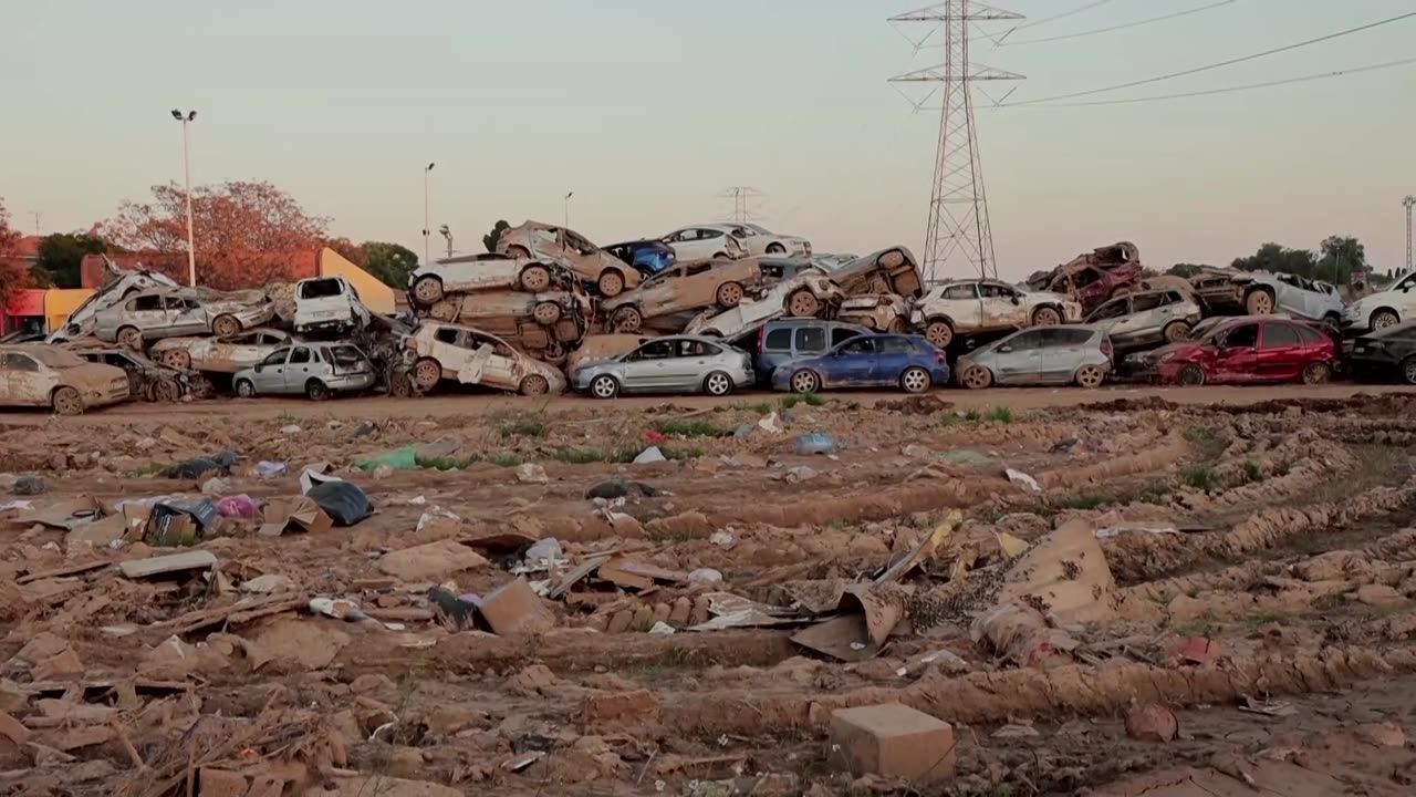 After the flood: a tough cleanup at Valencia's ground zero