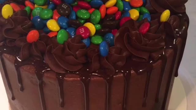 Candy-filled M&Ms Cake