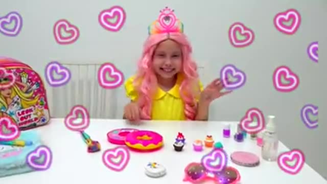 Alice ans Johny play at the school