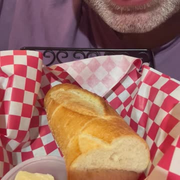 Apefather also starts his Italian dinner with Hot bread and butter! OH!