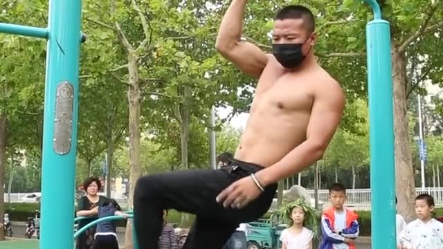 Incredible 1 Year Body Transformation (Only Calisthenics) Bar Brothers The Hague