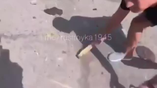 Τι μαζεύουν τόσο γρήγορα οι Ουκρανοί αμέσως μετά το χτύπημα στη Βίνιτσα;