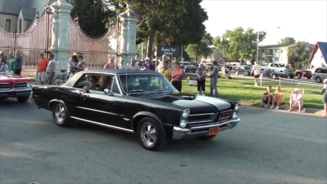 Woodward Dream Cruise Berkley Parade #14