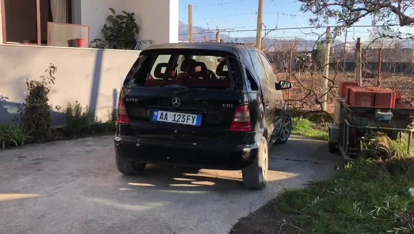 Shperthimi Pellumb Shpati