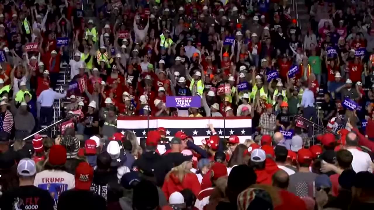 🎩MAGA Energy! Pittsburgh Packed Arena, Trump Fans Go Crazy as 'Let's Get It Started' Plays!