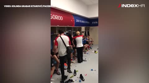 Kolinda ušla u svlačionicu i grlila reprezentativce