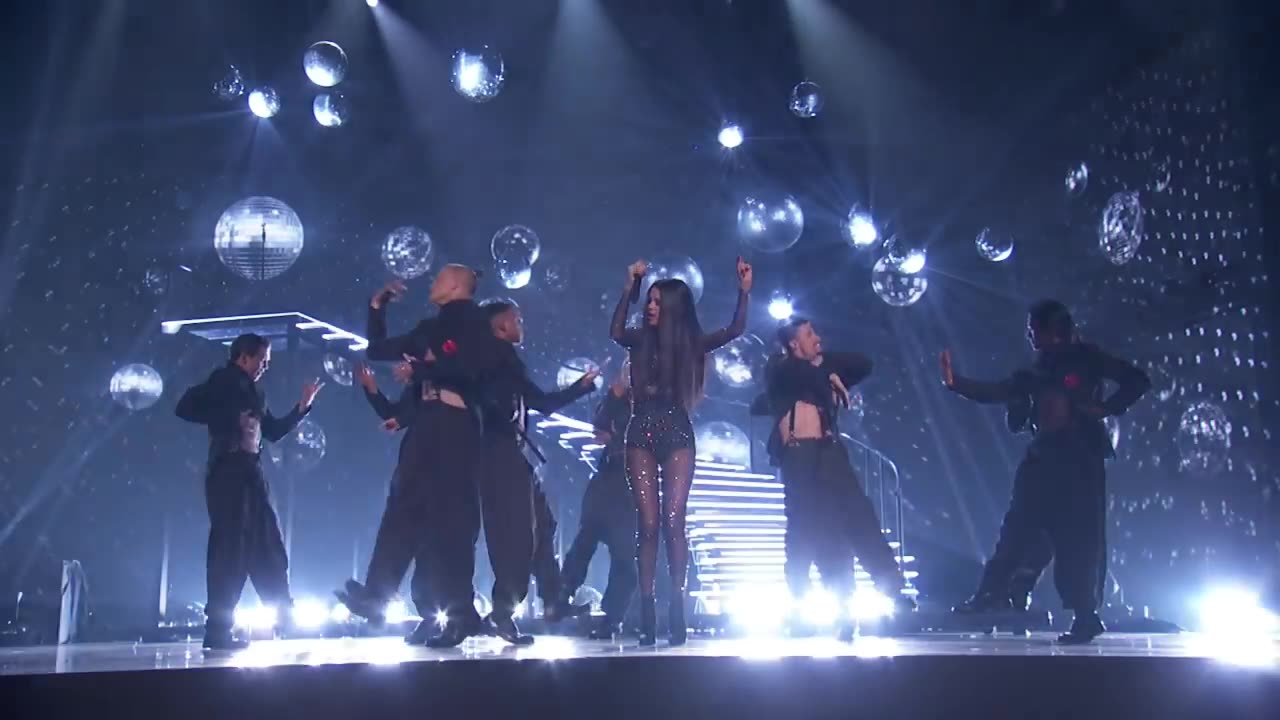 Selena Gomez - Same Old Love (Live on American Music Awards)