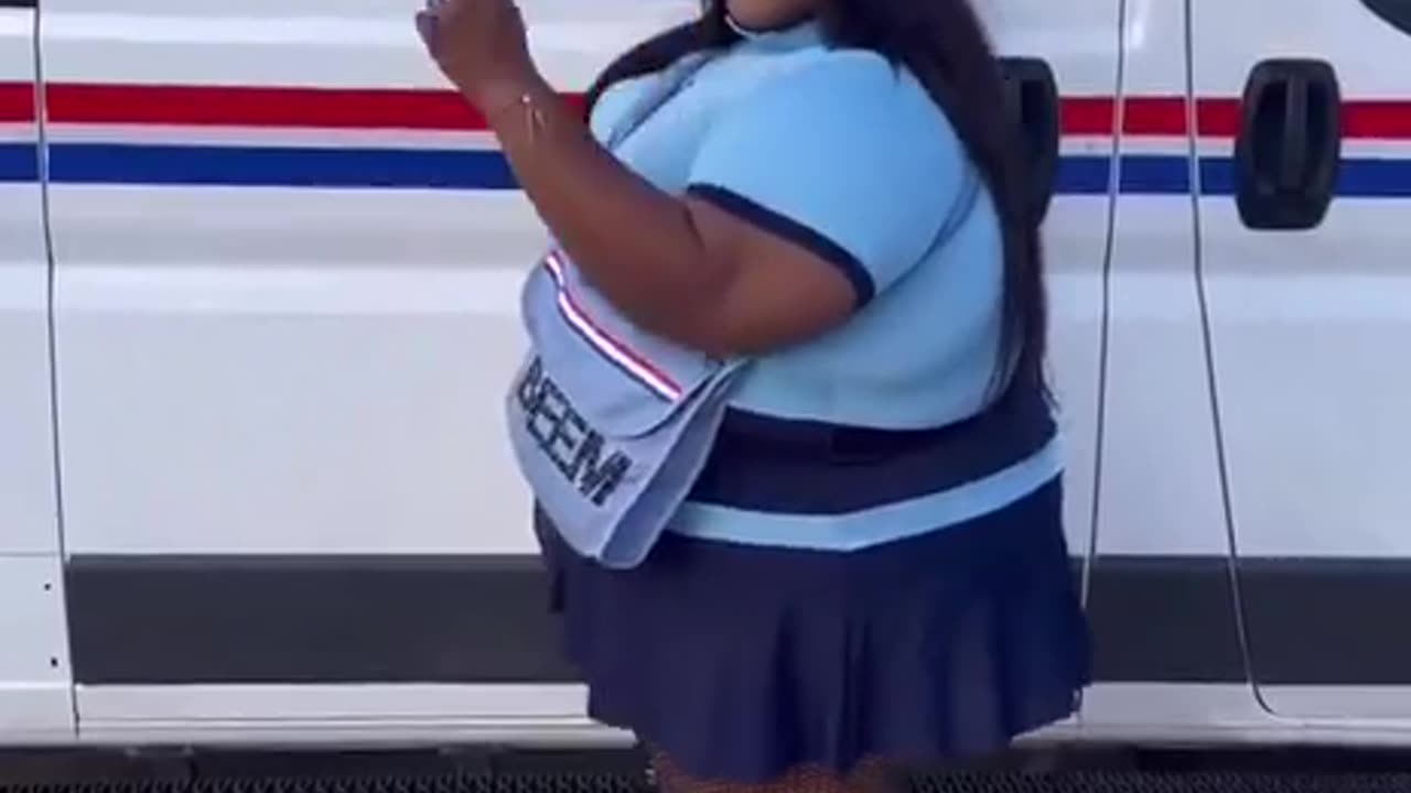 Do not fear.. Your new mail lady is here!😁