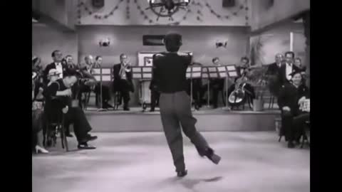 Charlie chapline dancing