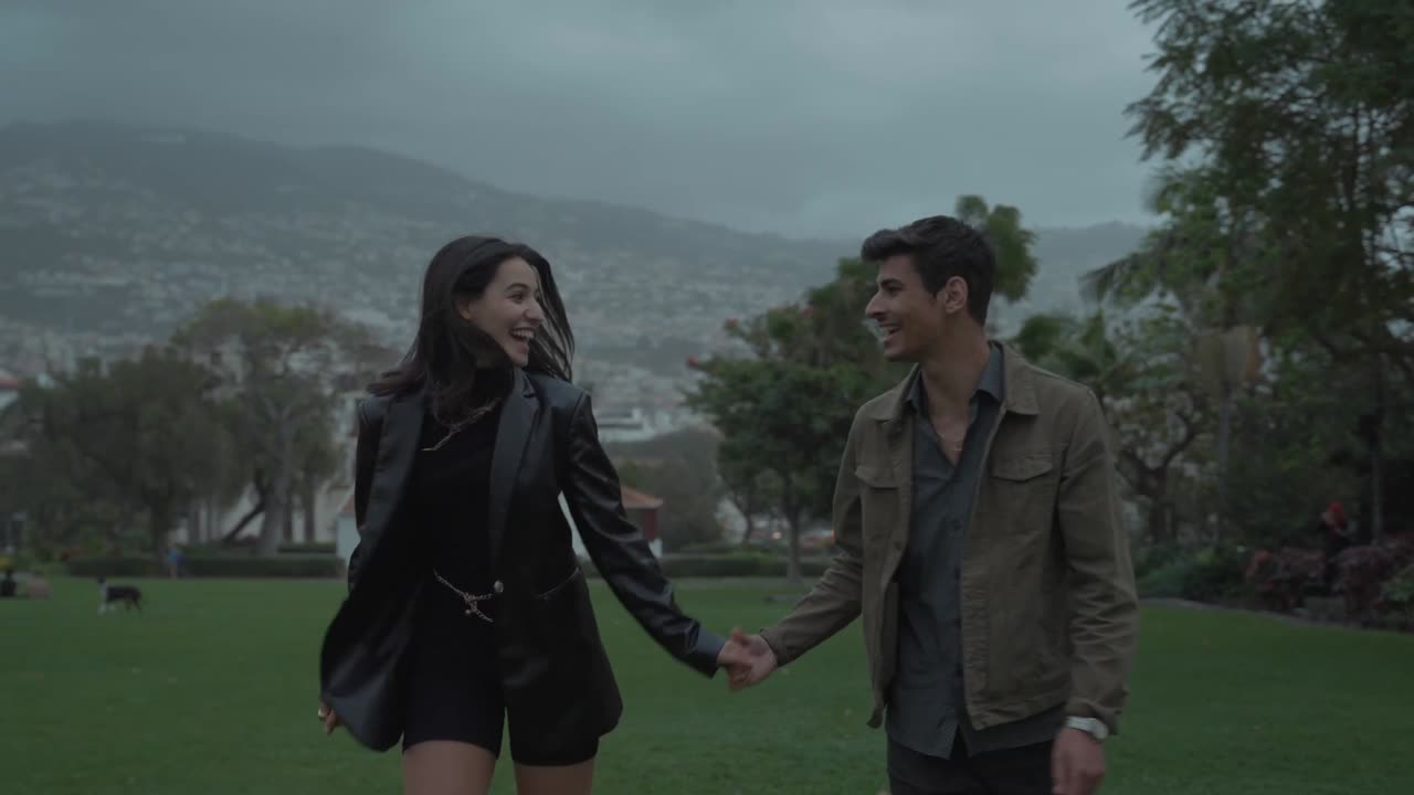 coverr-a-couple-runs-in-a-park-2834-1080p