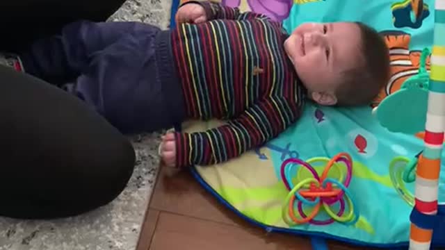 Adorable 4-month-old baby's laughter is extremely contagious